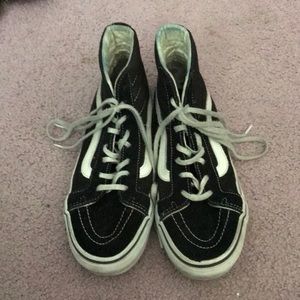 Black skate high vans